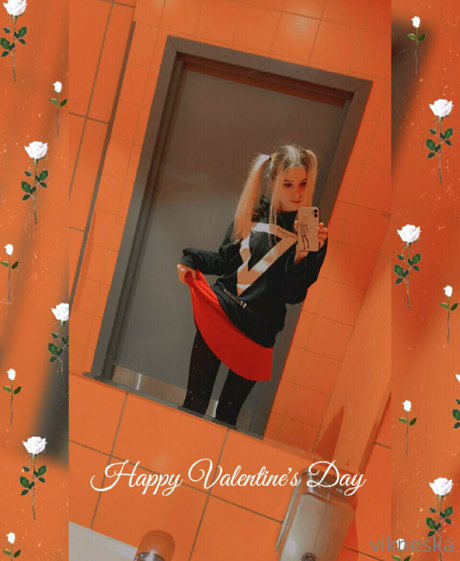 vikneskafree naked model pictures