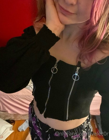 velec0r free model photo