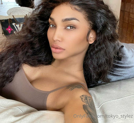 Tokyo Stylez model nice photo