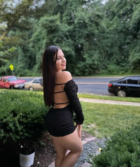 Gabriela Rivas model adult picture