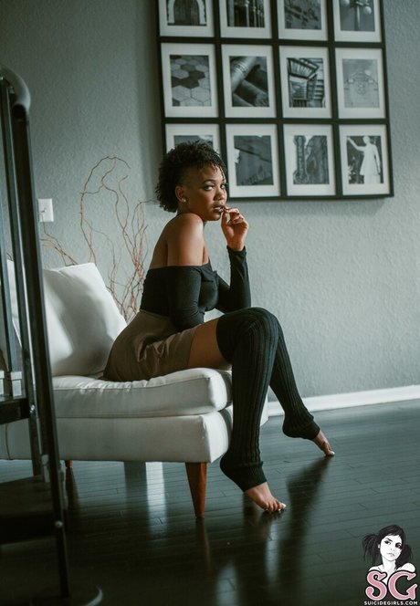 Naomi SG pretty pornstar images