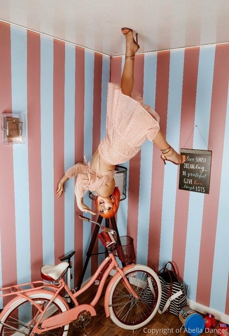 lips onlyfans beautiful pics