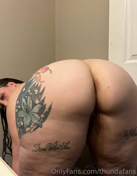 thundafans erotic star images