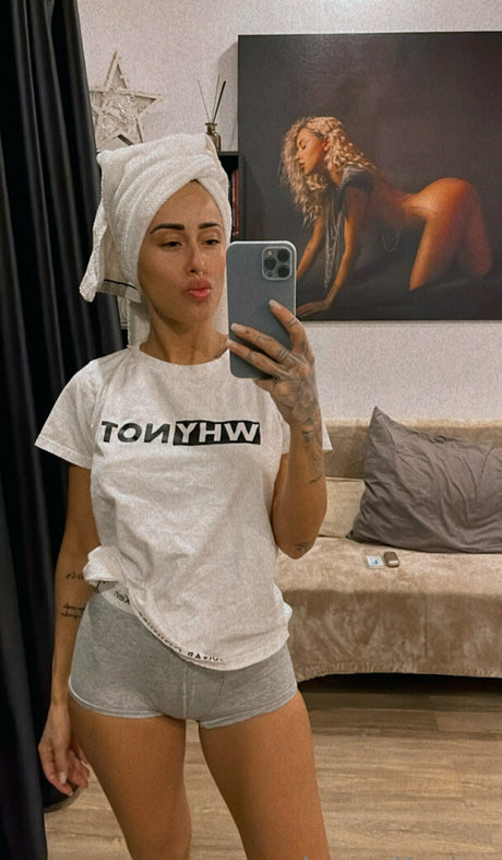 laurakozlovvfree hot star img