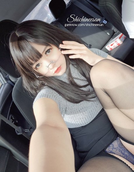 Shichineesan naked model pics