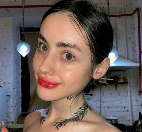 amateur blonde onlyfans adult pictures