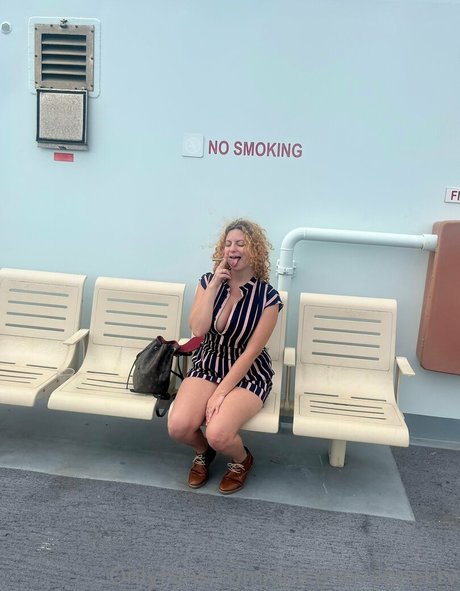 young onlyfans xxx pic