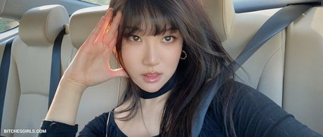 AriaSaki naked pornstar images