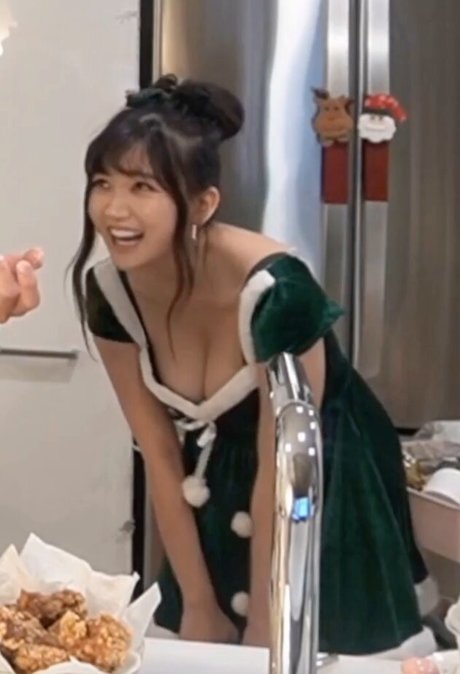 AriaSaki erotic actress pic