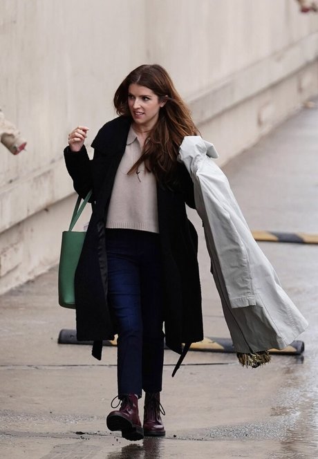 Anna Kendrick star high quality picture