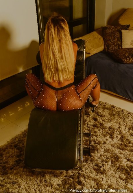 Vivi Fernandez hot model gallery