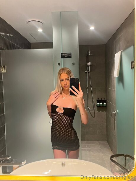 Omglexi pretty pornstar gallery