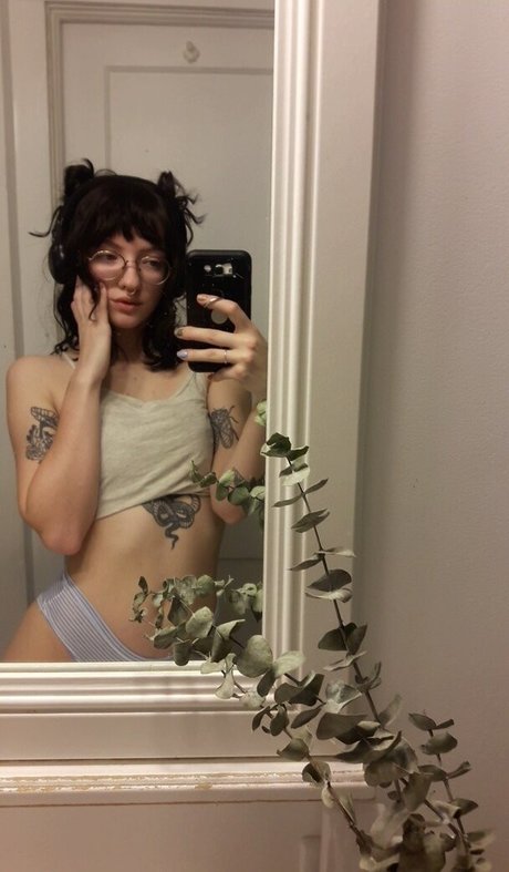 Pleasequietdown pornographic actress images