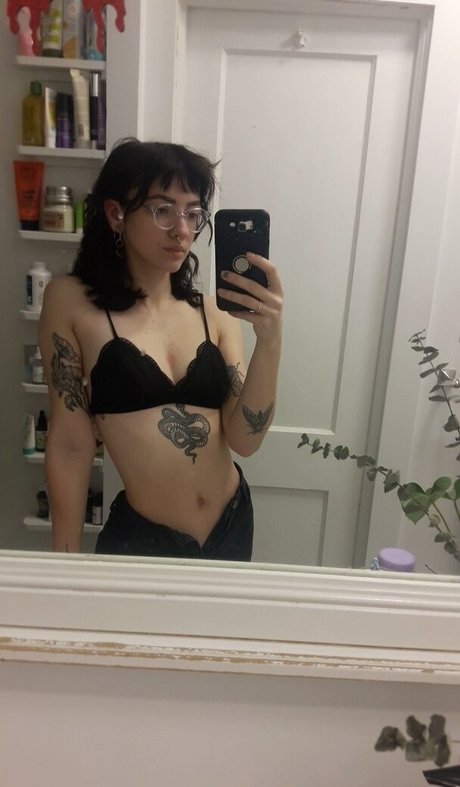 Pleasequietdown pornographic star img