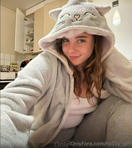 ho11y girl model high quality photo