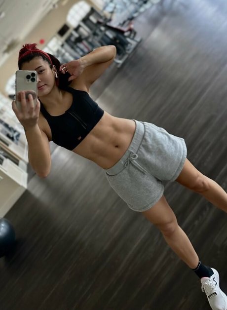 Hikaru Shida hd pornstar image