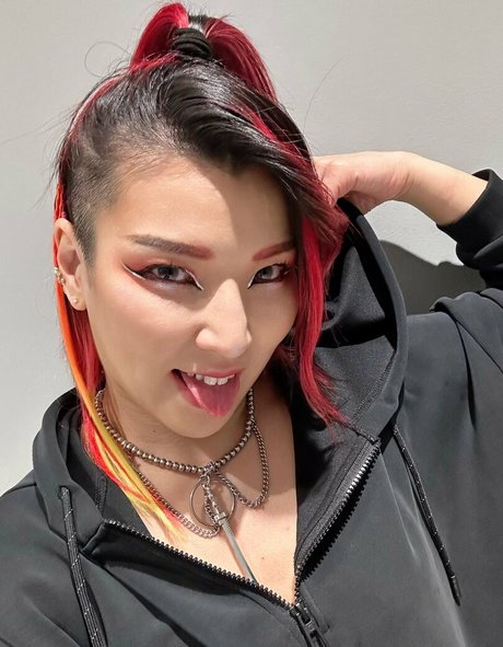 Hikaru Shida art actress img