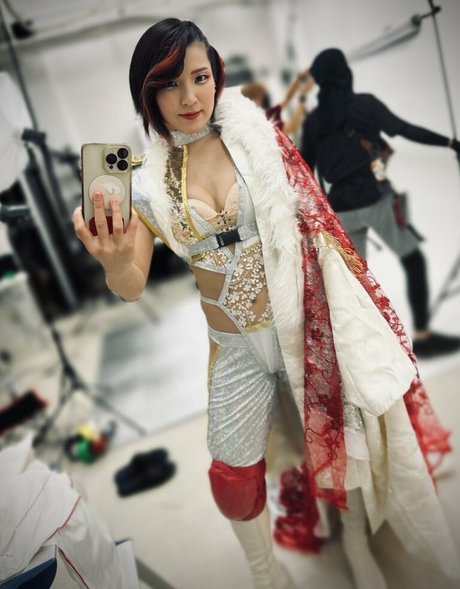 Hikaru Shida naked model img