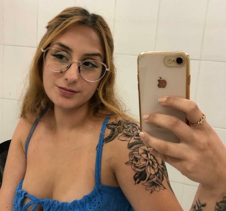 Lary Nascimento top model pics