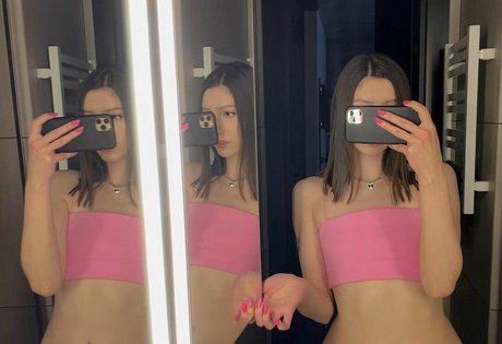 Aloona Larionova sexy actress pics