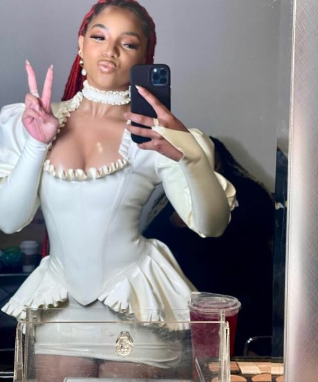 Chloe Bailey star erotic gallery