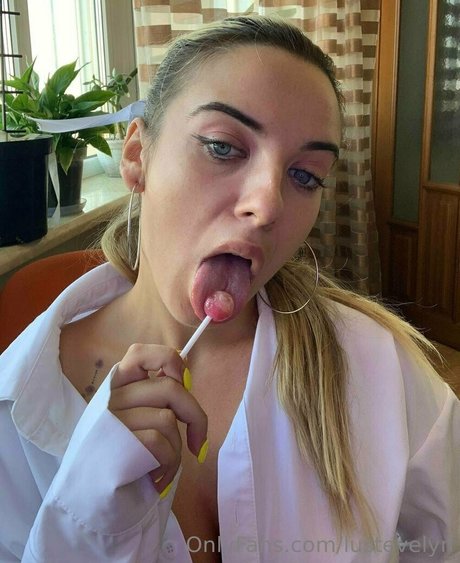 lustevelyn free pornstar pictures