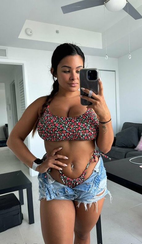 nobettertits nude actress photos