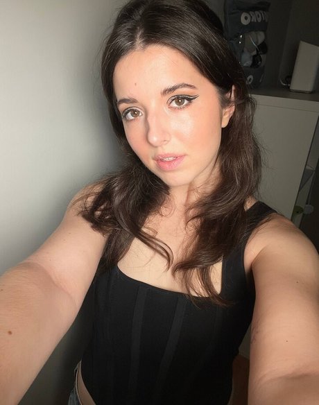 Slight Sounds nude actress pics