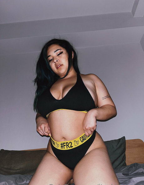 itsakidearest erotic actress photo