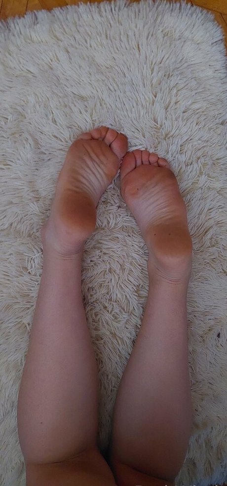 ebony midget onlyfans top pictures