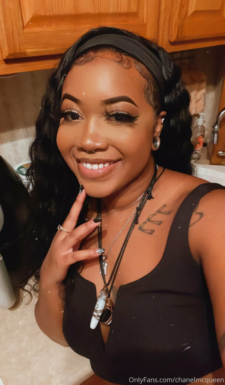 missmcqueenxx porn model pictures