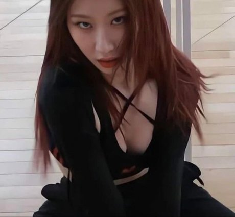 WomenK pop erotic star pictures