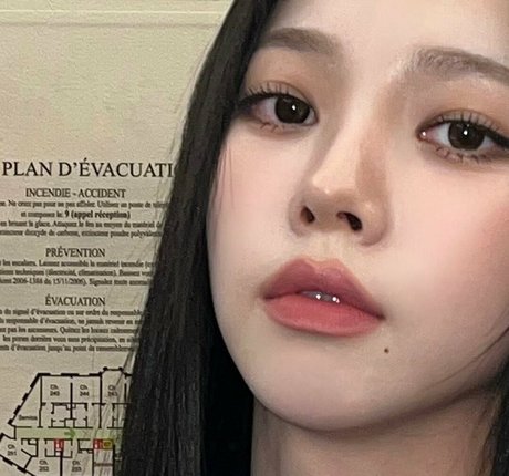 WomenK pop nudes star image