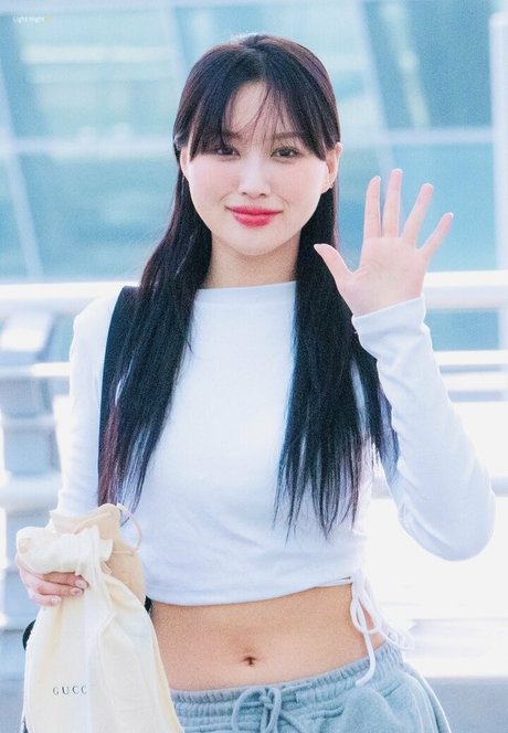 WomenK pop model high quality img