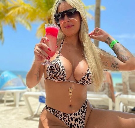 Joyce Gumiero model beautiful pictures