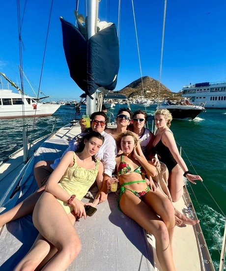 Peyton List pornstar hot gallery