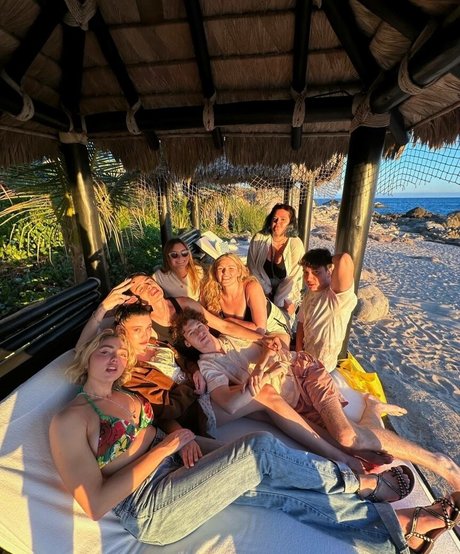 Peyton List hd star pics