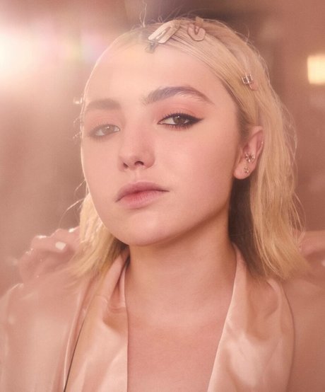 Peyton List hot model gallery