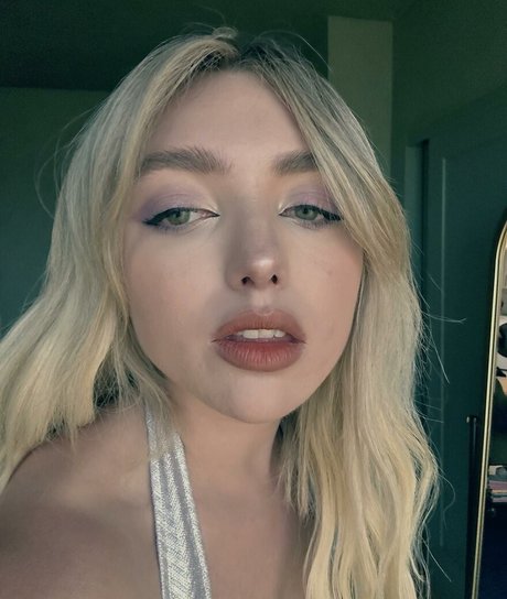 Peyton List star high quality img