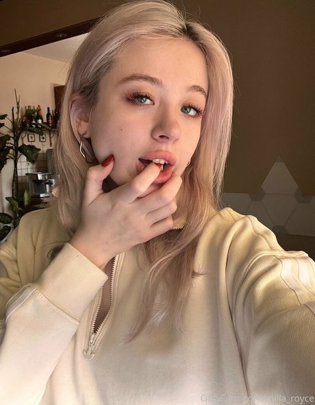 milla snake star top image