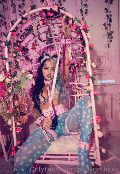 babygothxxx model hot images