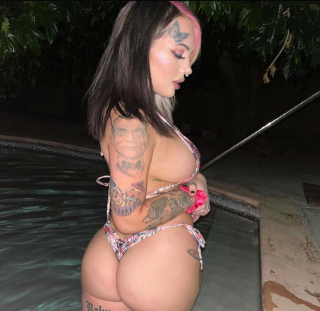 babygothxxx beautiful model photo