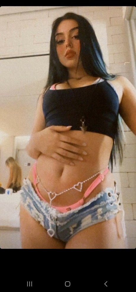 Bella Angel Dezoitou model pretty gallery