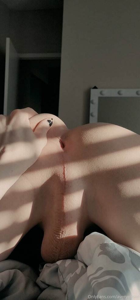 averyellisxo star beautiful pic