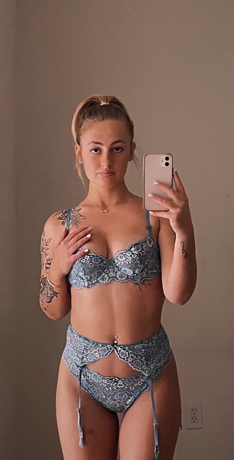 loveelivv pornstar high quality images