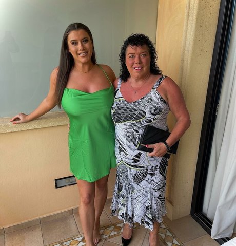 teen natural tits onlyfans hot nude pictures