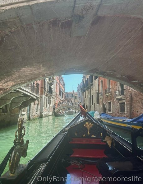 gracemooreslife model erotic pics