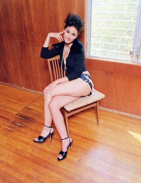 Emmanuelle Chriqui hd model photos