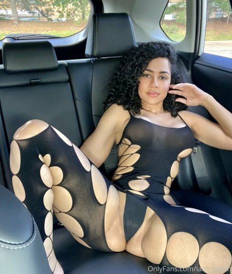 iam nailah model sexy gallery