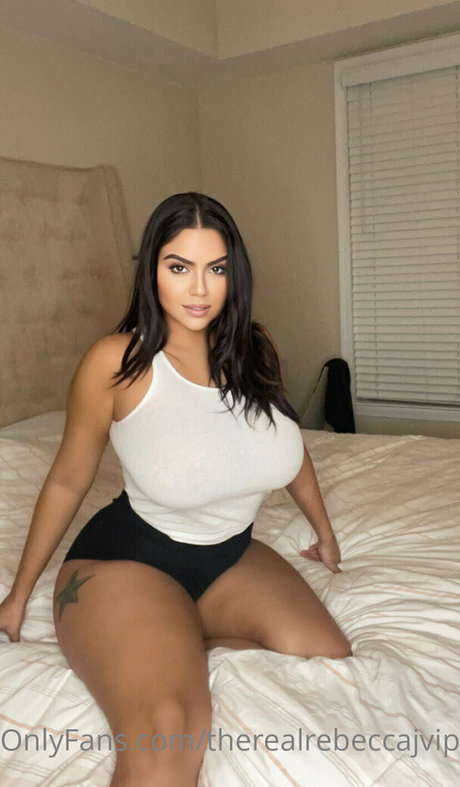 sm00ches erotic model pictures